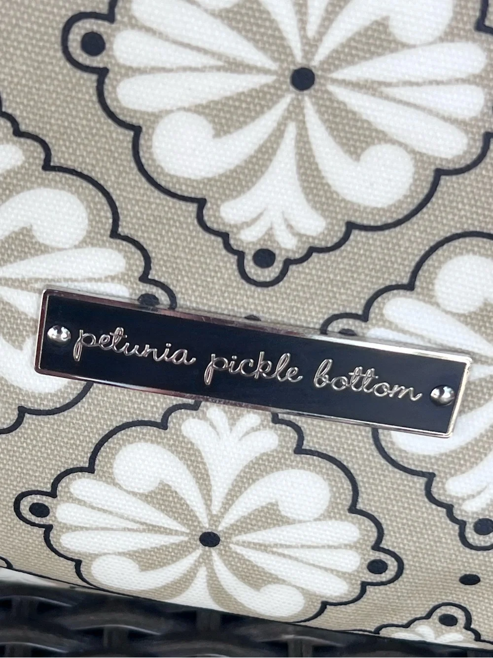 Petunia Pickle Bottom excellent used